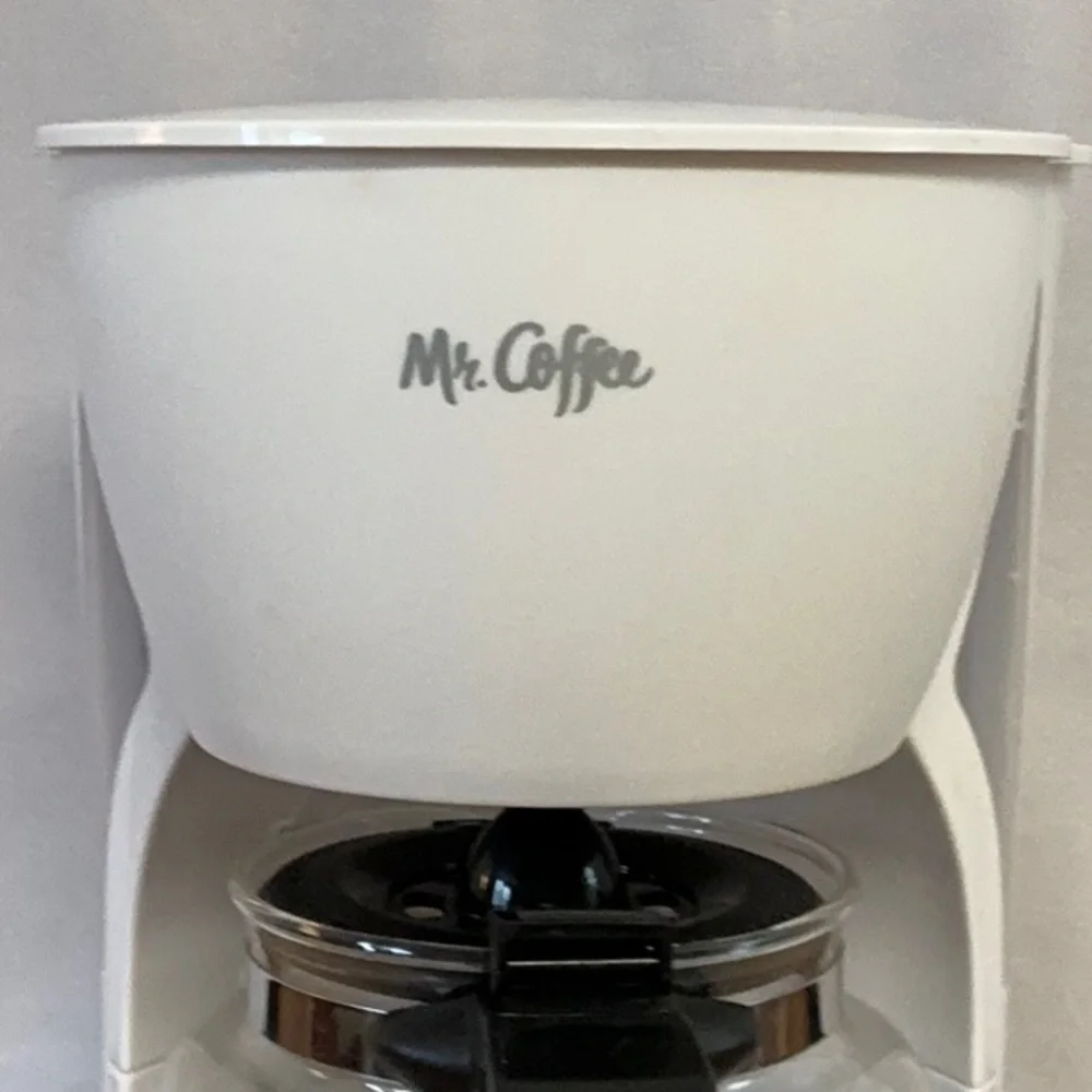 Mr.Coffee 4 Cup mini /dorm room sized pot. - Picture 3 of 16